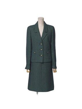 Chanel Skirt Suit Size 36 P56 P55 Lion Button Tweed Jacket Knee Length